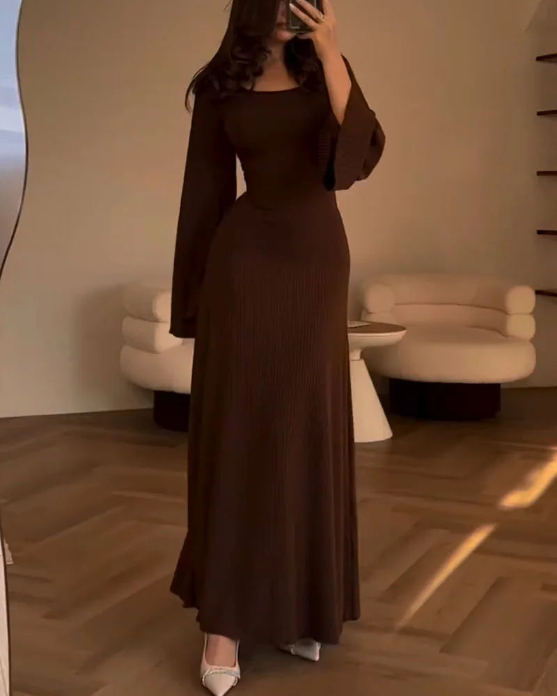 Gebreide Maxi Damesjurk Met Lange Mouwen – Elegante Ribstructuur In Aansluitende Fit