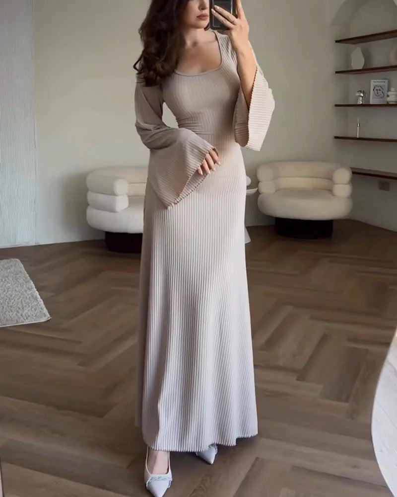 Gebreide Maxi Damesjurk Met Lange Mouwen – Elegante Ribstructuur In Aansluitende Fit