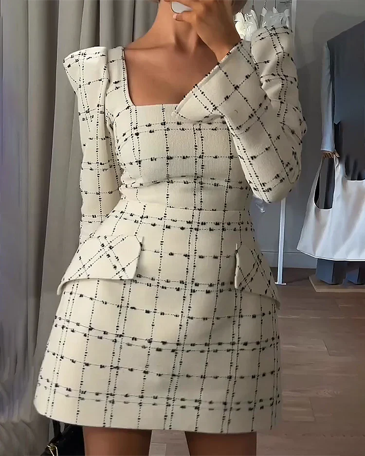 Bodycon Ruitjesjurk Met Schouderaccent En Vierkante Hals – Structured Chic Met Retro Flair