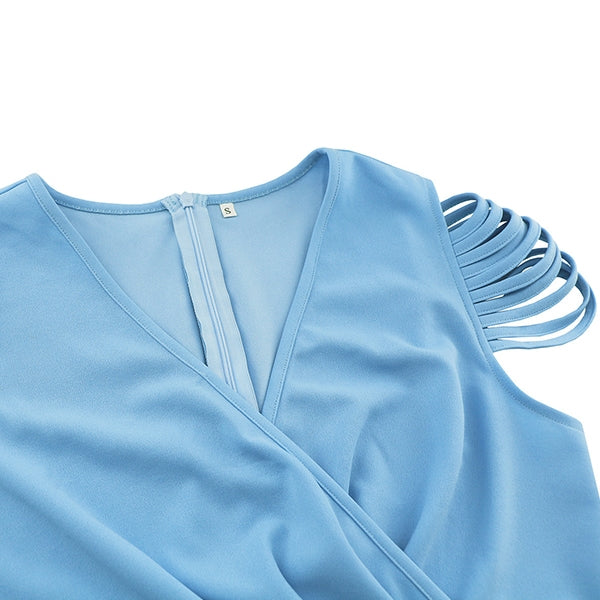 Korte Bodyconjurk Met Geplooide Overslagrok En Kettingdetail – Uitgesproken Stijl Met Een Glam Edge