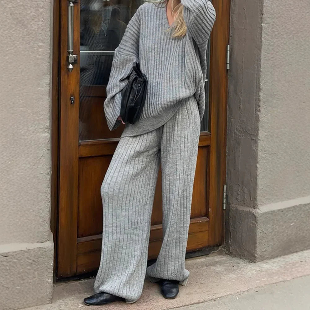 Gebreide Lounge Set Voor Dames – Zachte Ribstructuur, Flared Broek & Inclusief Sjaal – Herfst En Winter