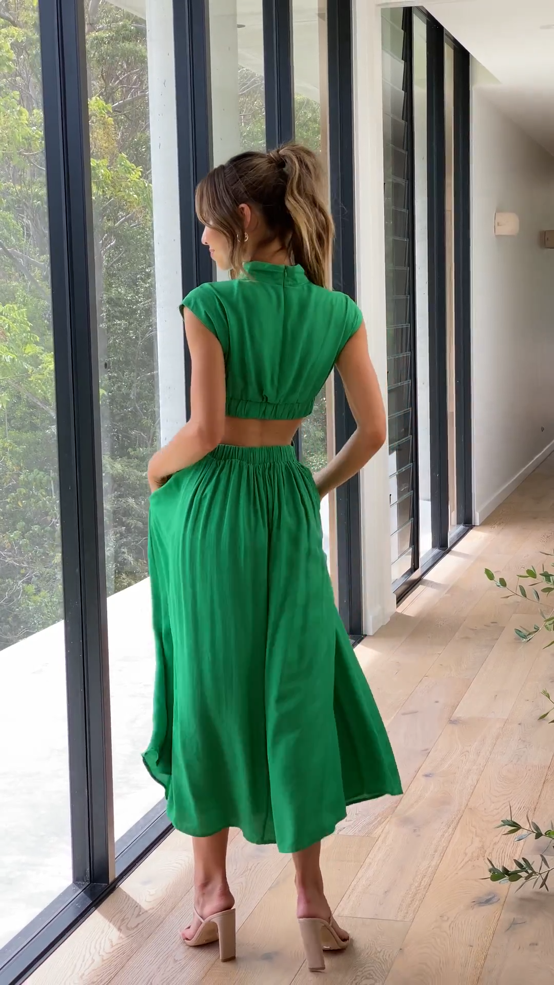 Dames Midi Cut-Out Jurk Met Hoge Hals En Geplooide Details – Lente, Zomer En Herfst