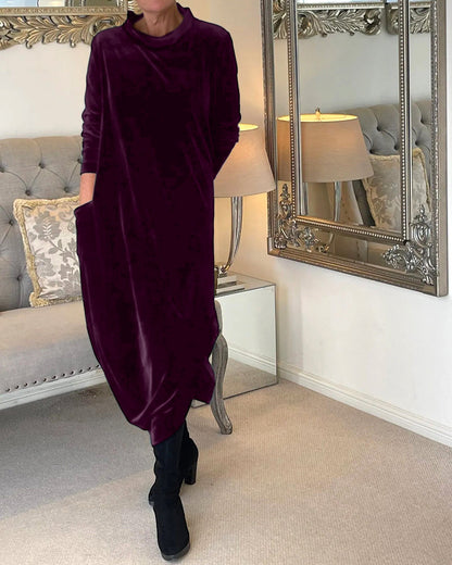 Velvet Cocoonjurk Met Colkraag En Steekzakken – Luxueuze Nonchalance Met Zachte Glans
