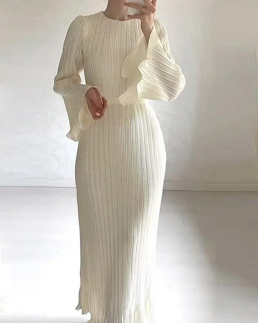 Maxi-Jurk Met Plisséstructuur En Golvende Mouwen – Puur Minimalisme Met Sierlijke Details