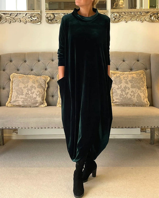Velvet Cocoonjurk Met Colkraag En Steekzakken – Luxueuze Nonchalance Met Zachte Glans