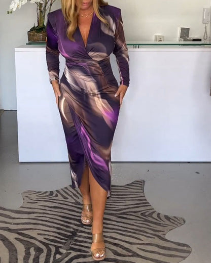Satijnen Wikkeljurk Met Abstracte Glansprint En Midi-Lengte – Avondglamour Met Een Twist