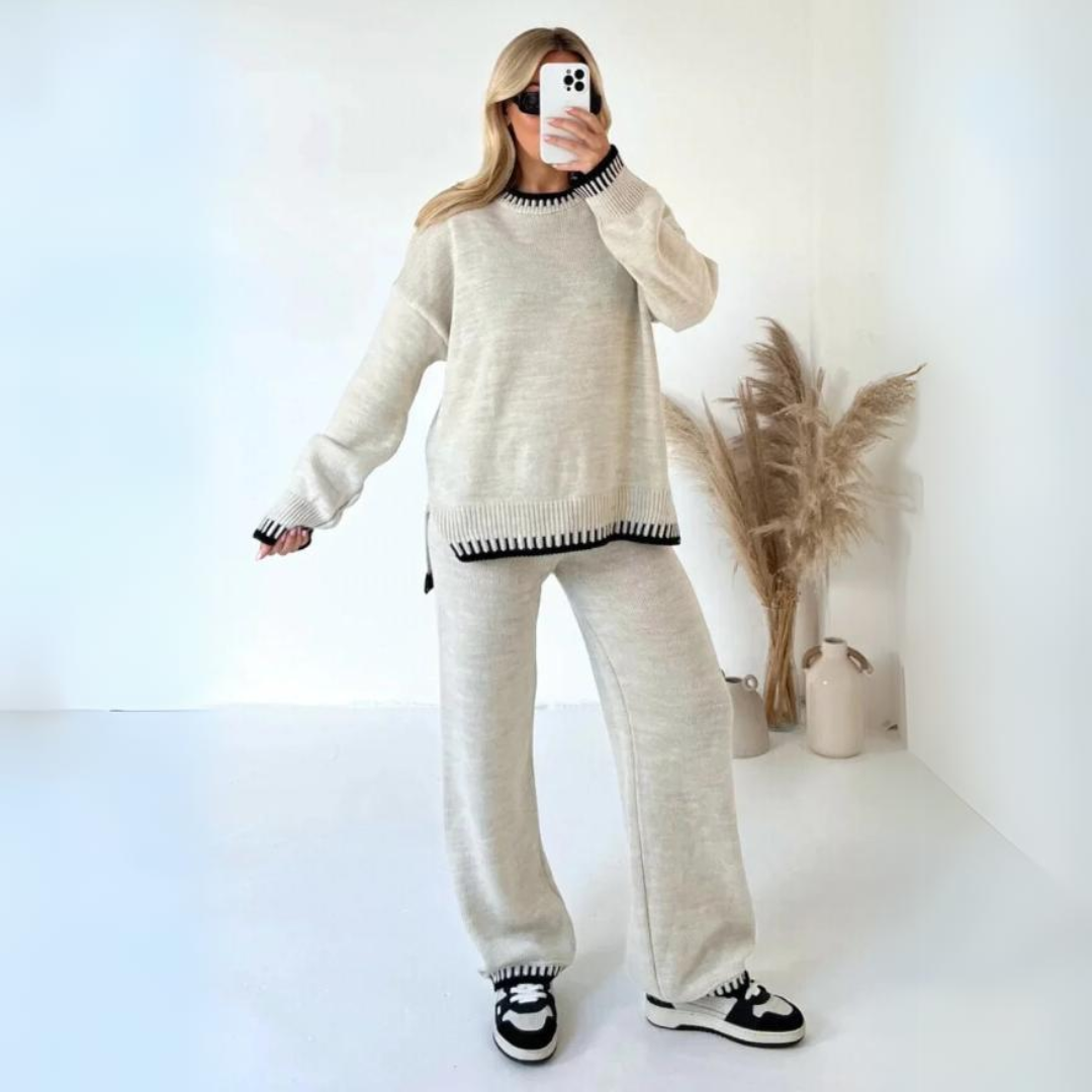 Luxe Gebreide Lounge Set Met Contrasterende Details – Cozy En Classy