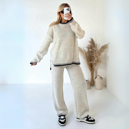 Luxe Gebreide Lounge Set Met Contrasterende Details – Cozy En Classy