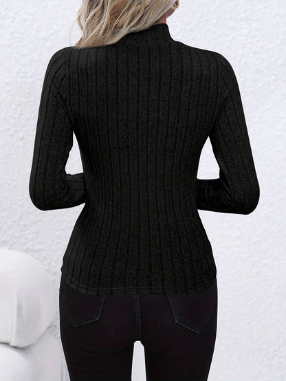 Geribde Longsleeve Top Met Opstaande Hals – Slank Silhouet Met Krachtige Eenvoud