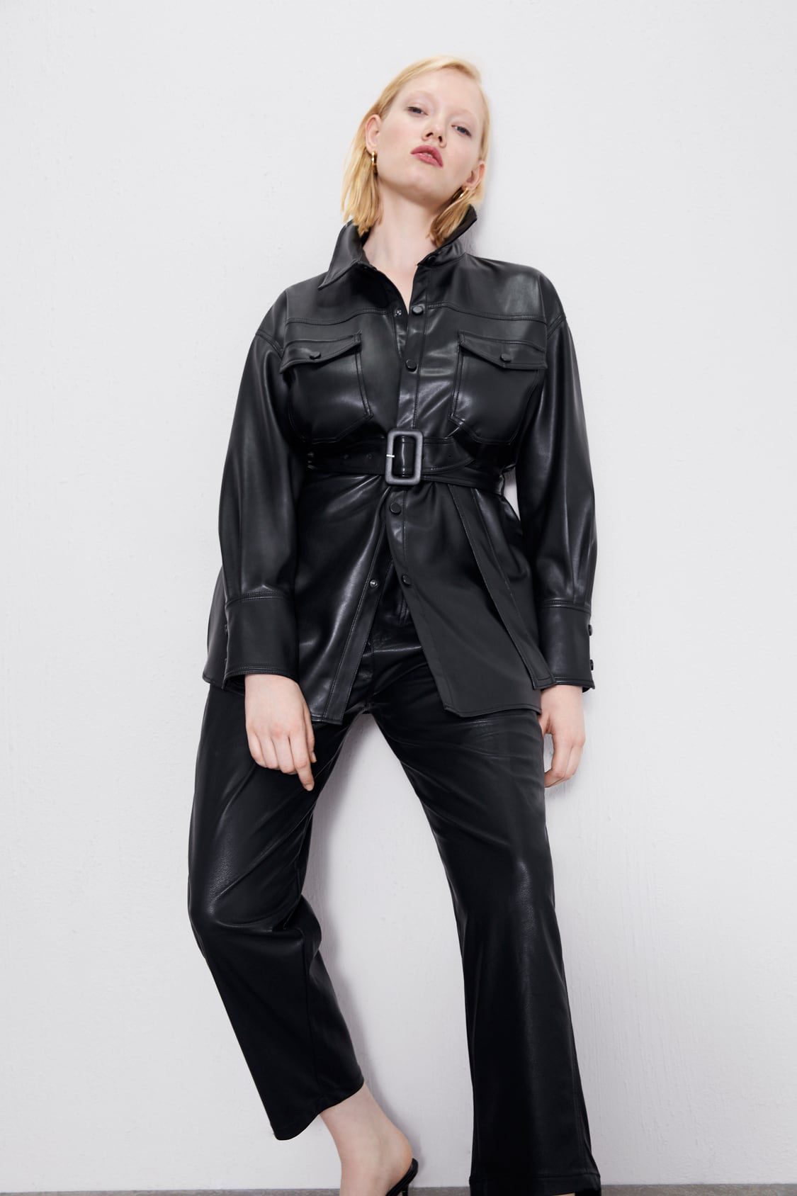 Zwarte Leren Jas Met Tailleband – Stijlvolle Statementjas Voor Een Edgy Look