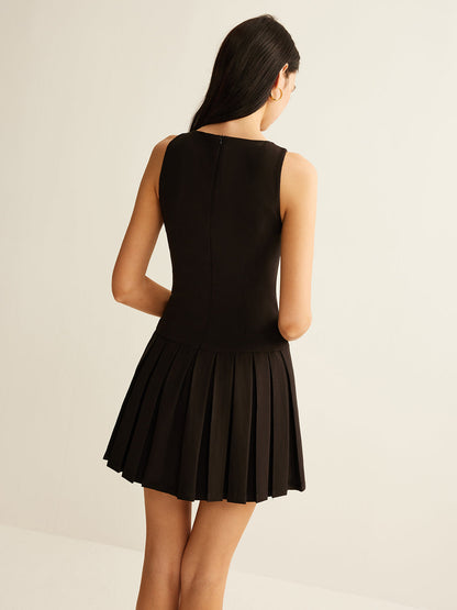 Elegante Metaal-Knoop Plissé Tank Jurk Voor Vrouwen – Luxe Stijl, Zachte Stof & Ideaal Voor Zomerse Avonden.
