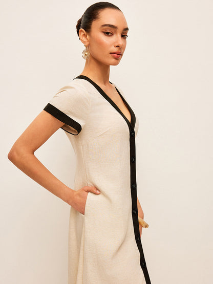 Hoge Splits Jurk Van Katoen En Linnen Voor Modebewuste Vrouwen – Contrast Trim, Elegante Pasvorm & Ideaal Voor Zomerse Avonden.