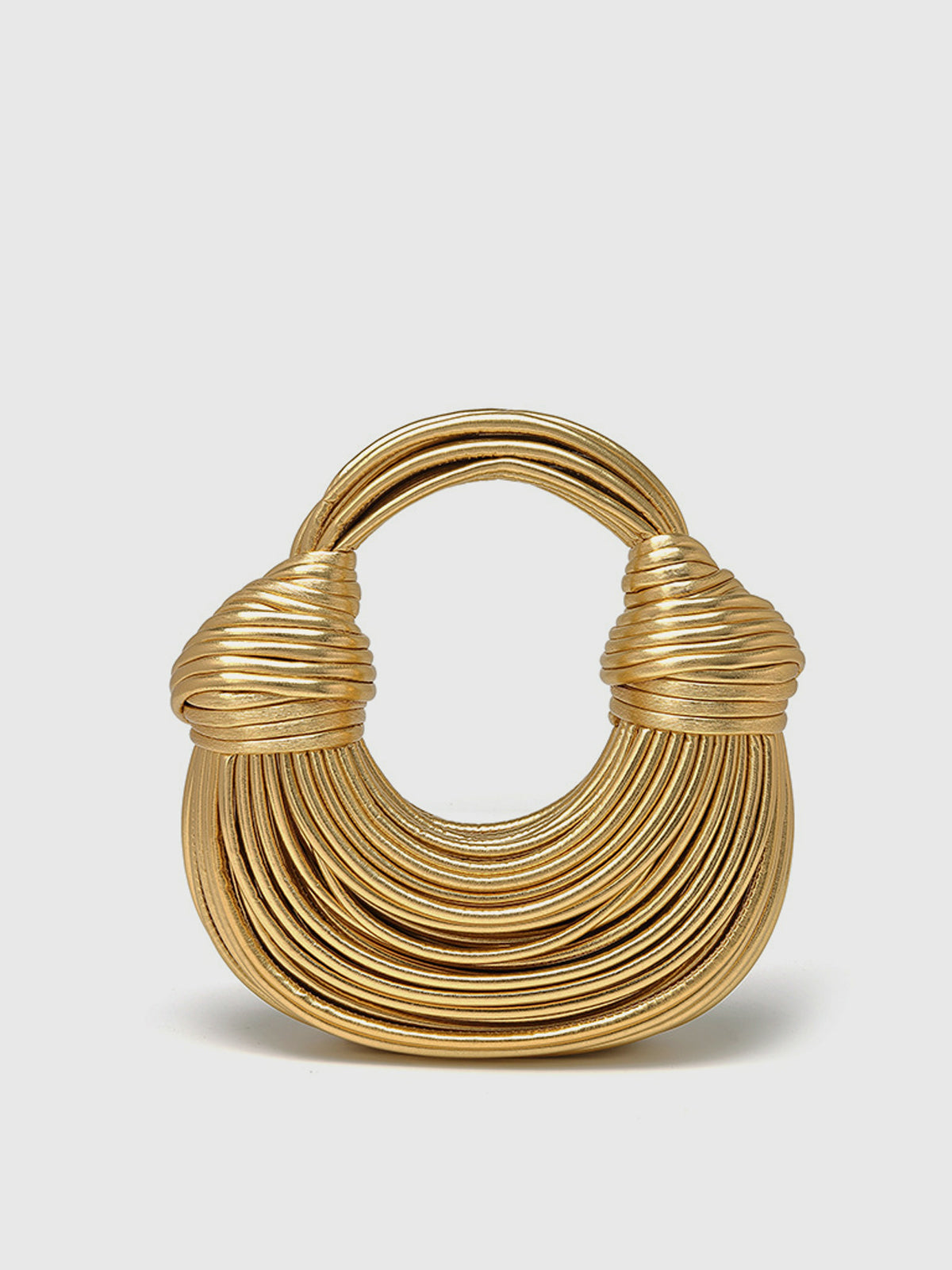 Gouden Gedraaide Hoepel Tas Voor Modebewuste Vrouwen – Elegant Design, Duurzaam Materiaal & Perfect Voor Elke Gelegenheid.