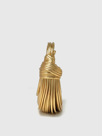 Gouden Gedraaide Hoepel Tas Voor Modebewuste Vrouwen – Elegant Design, Duurzaam Materiaal & Perfect Voor Elke Gelegenheid.