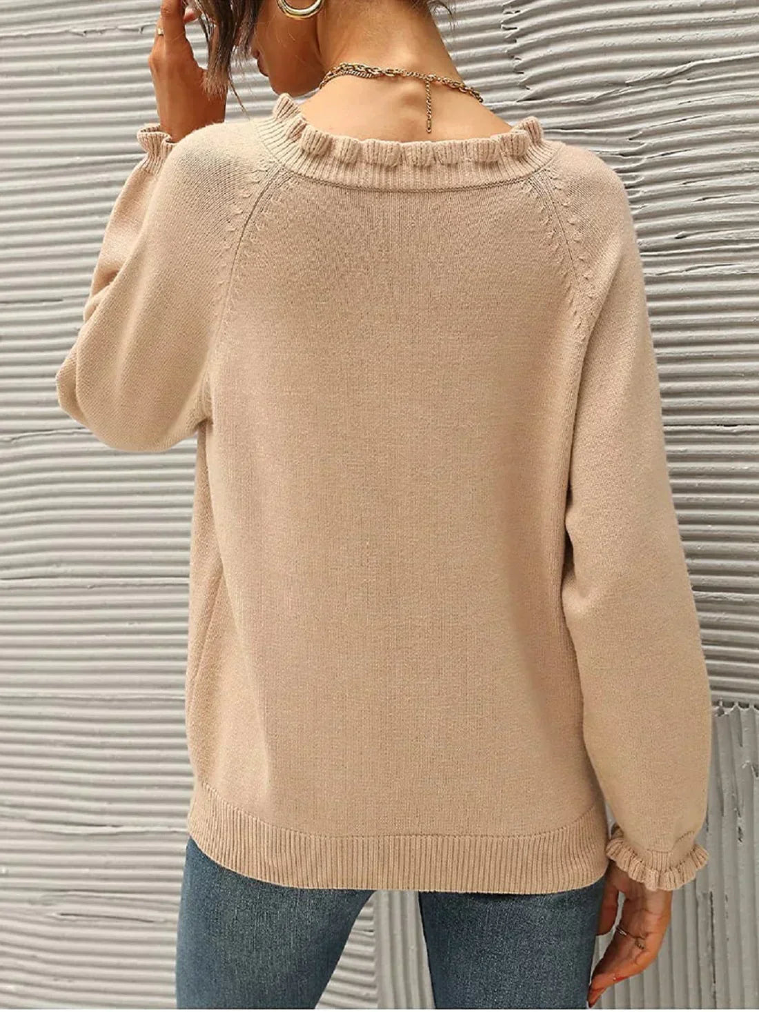 Gebreide Top Met Ruches En Knoopdetail – Vrouwelijke Knit Voor Lente, Herfst & Knusse Momenten Thuis