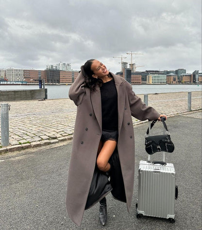 Oversized Damesjas Met Reverskraag – Lange Pasvorm, Dubbele Rij Knopen & Herfstlook