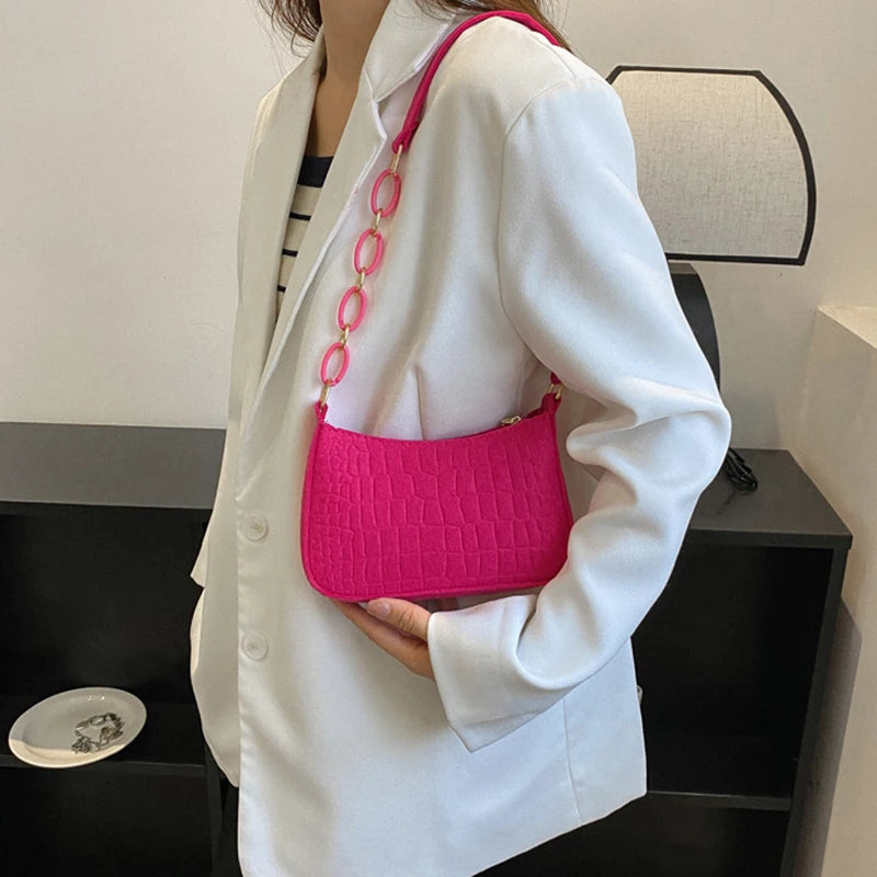 Mini schoudertas voor dames – croco structuur, goudaccenten & compact design (voorjaar, zomer, herfst)