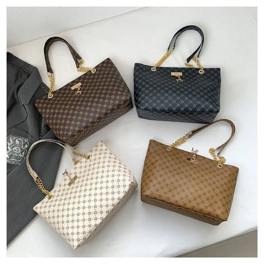 Luxe schoudertas voor dames – elegant patroon, gouden kettinghengsels & ruime indeling