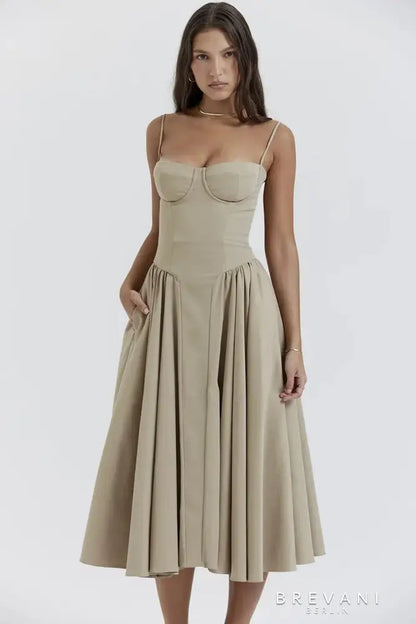 Bustierjurk Met Zandkleurige Flair – Flatterende Zomerjurk Met Elegante Pasvorm