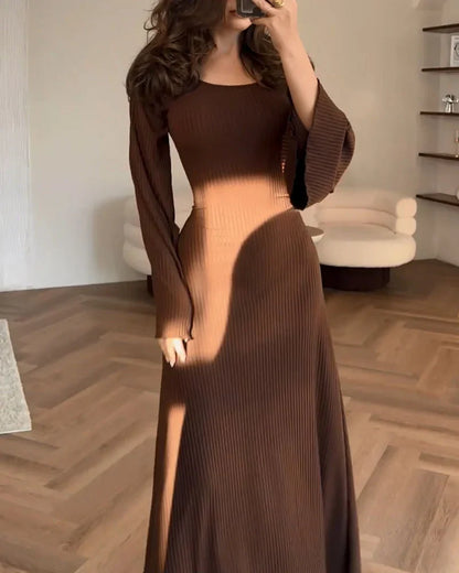 Gebreide Maxi Damesjurk Met Lange Mouwen – Elegante Ribstructuur In Aansluitende Fit