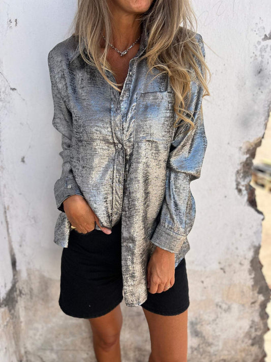 Lange Damesblouse Met Glanseffect En Doorknoopsluiting – Stijlvol En Veelzijdig